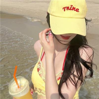 在阳光下腐烂
